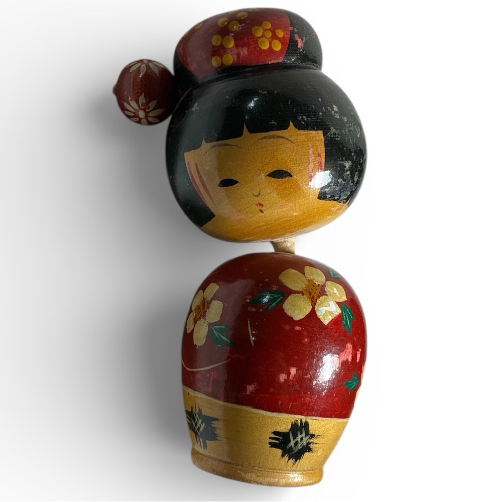 Kokeshi Doll Vtg Nodder/ Bobble-head Doll Mobile Head Hand-Painted Floral Kimono